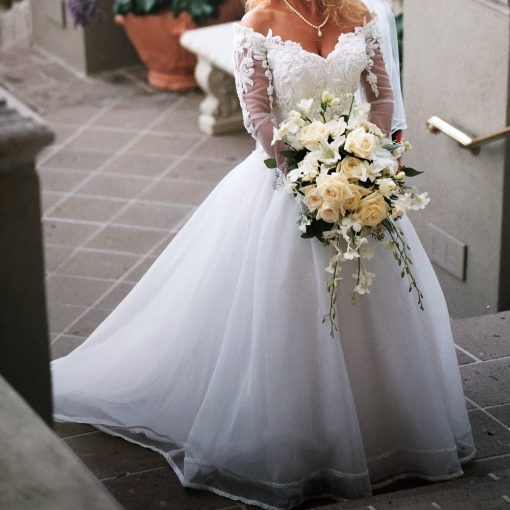 Wedding gown